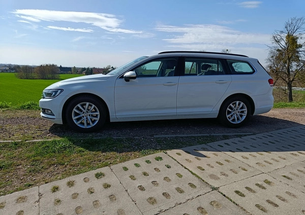 Volkswagen Passat cena 52000 przebieg: 198795, rok produkcji 2015 z Gubin małe 277
